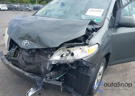 2013 Toyota Sienna Le V6 8 Passenger from USA, damaged, VIN 5TDKK3DC2DS345834